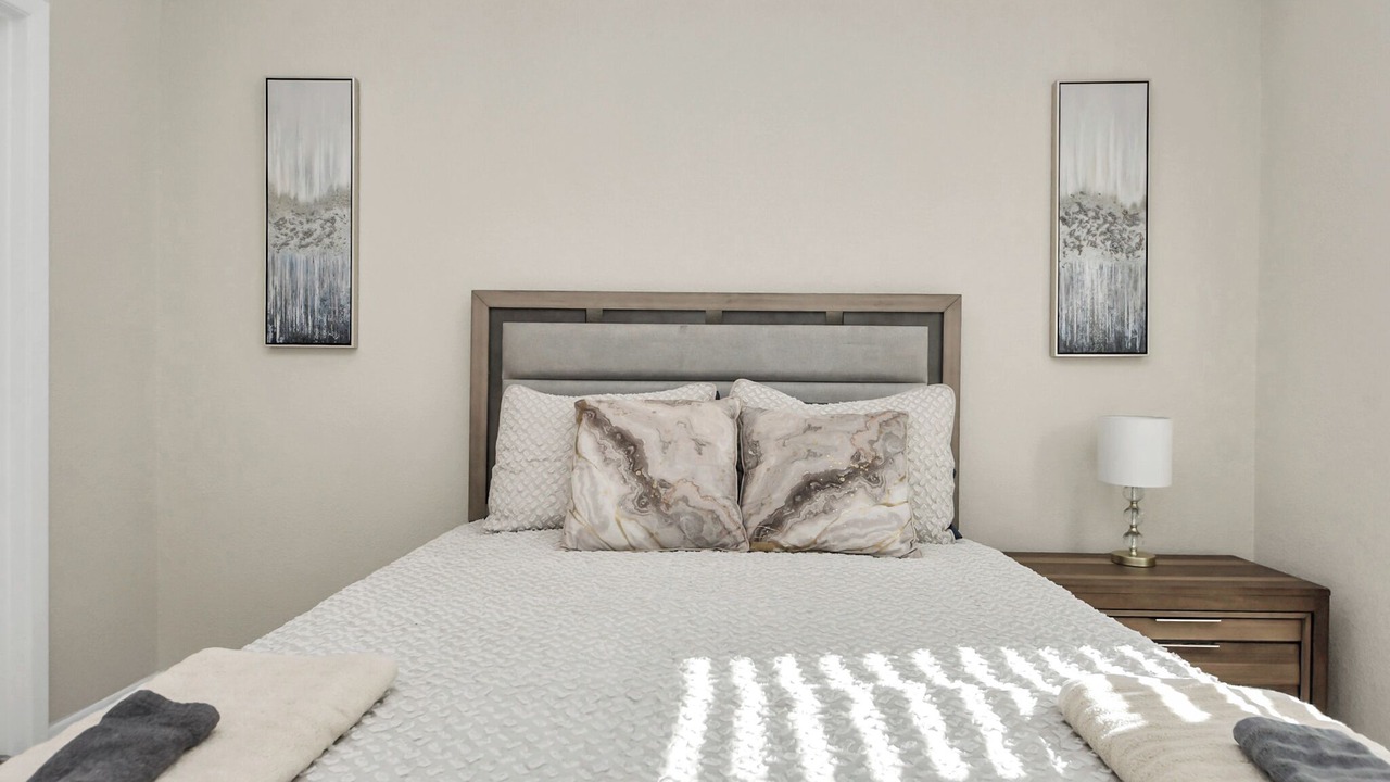 Photo of Bedroom in Oak Ridge North