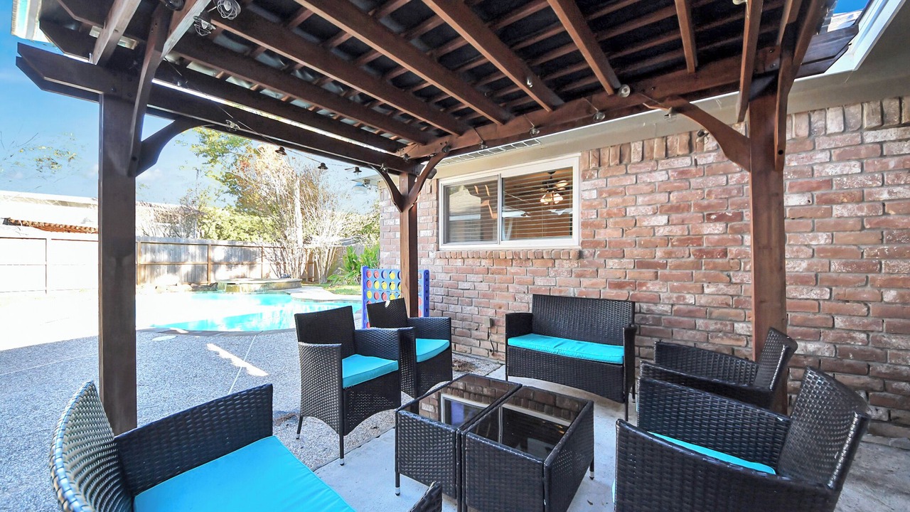 Photo of Patio Balcony in Oak Ridge North