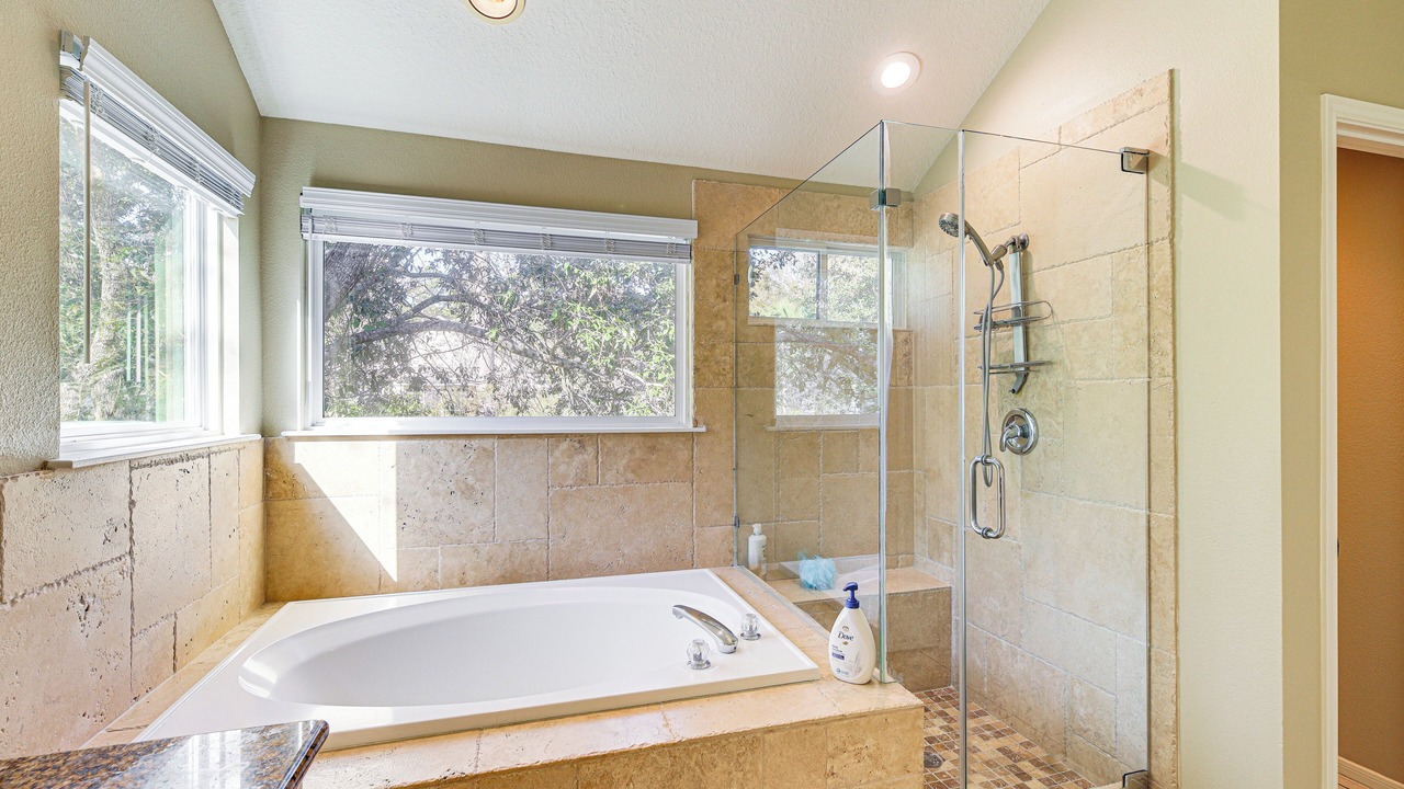Photo of Bathroom in Alden Bridge