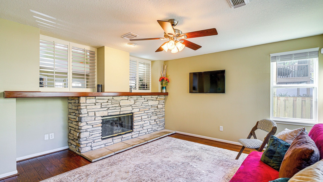 Photo of Bedroom in Alden Bridge