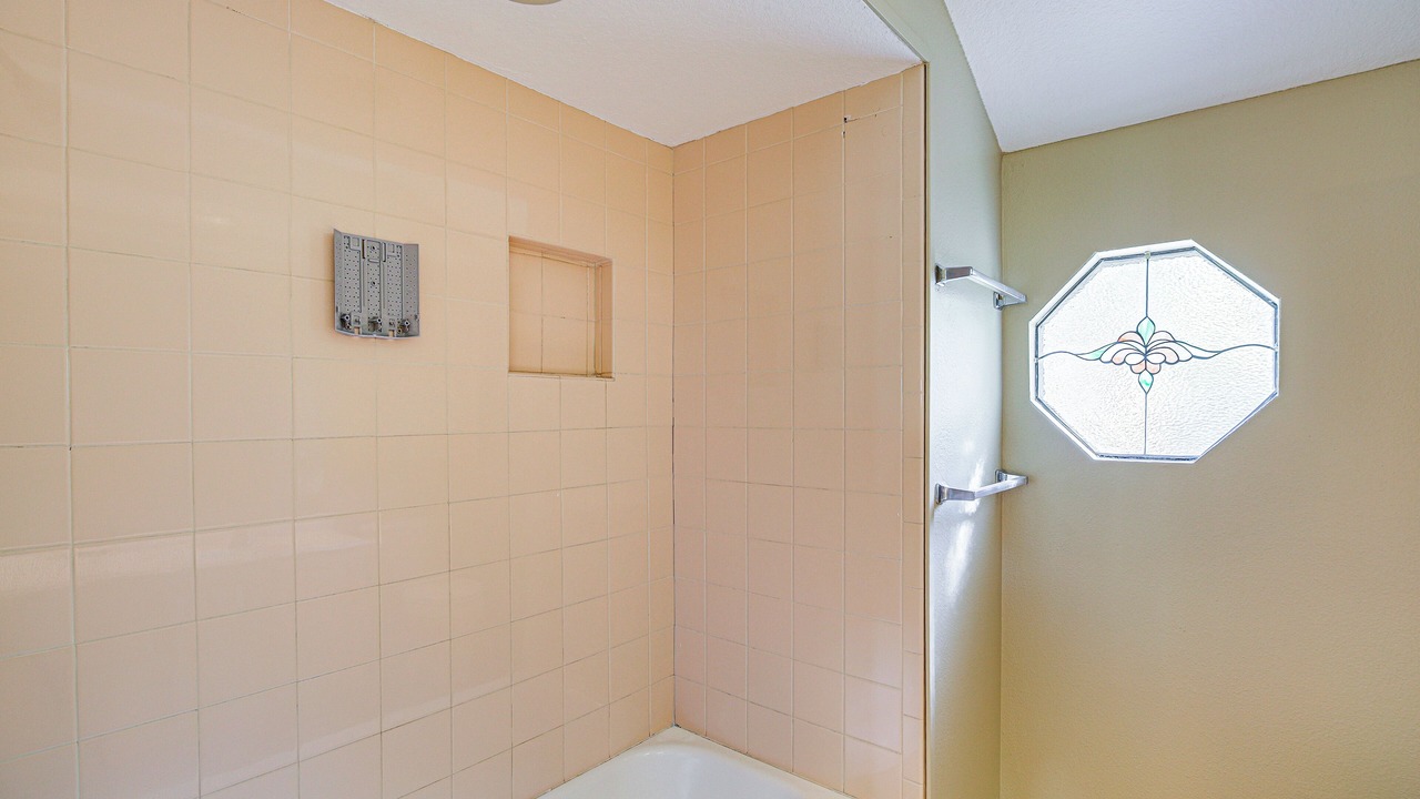 Photo of Bathroom in Alden Bridge