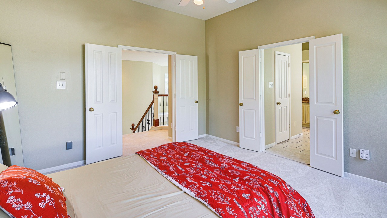 Photo of Bedroom in Alden Bridge