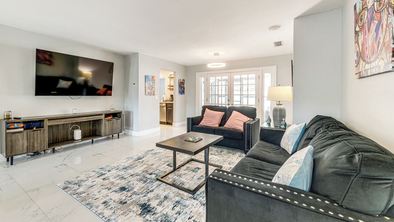Photo of Livingroom in Tropic Palms