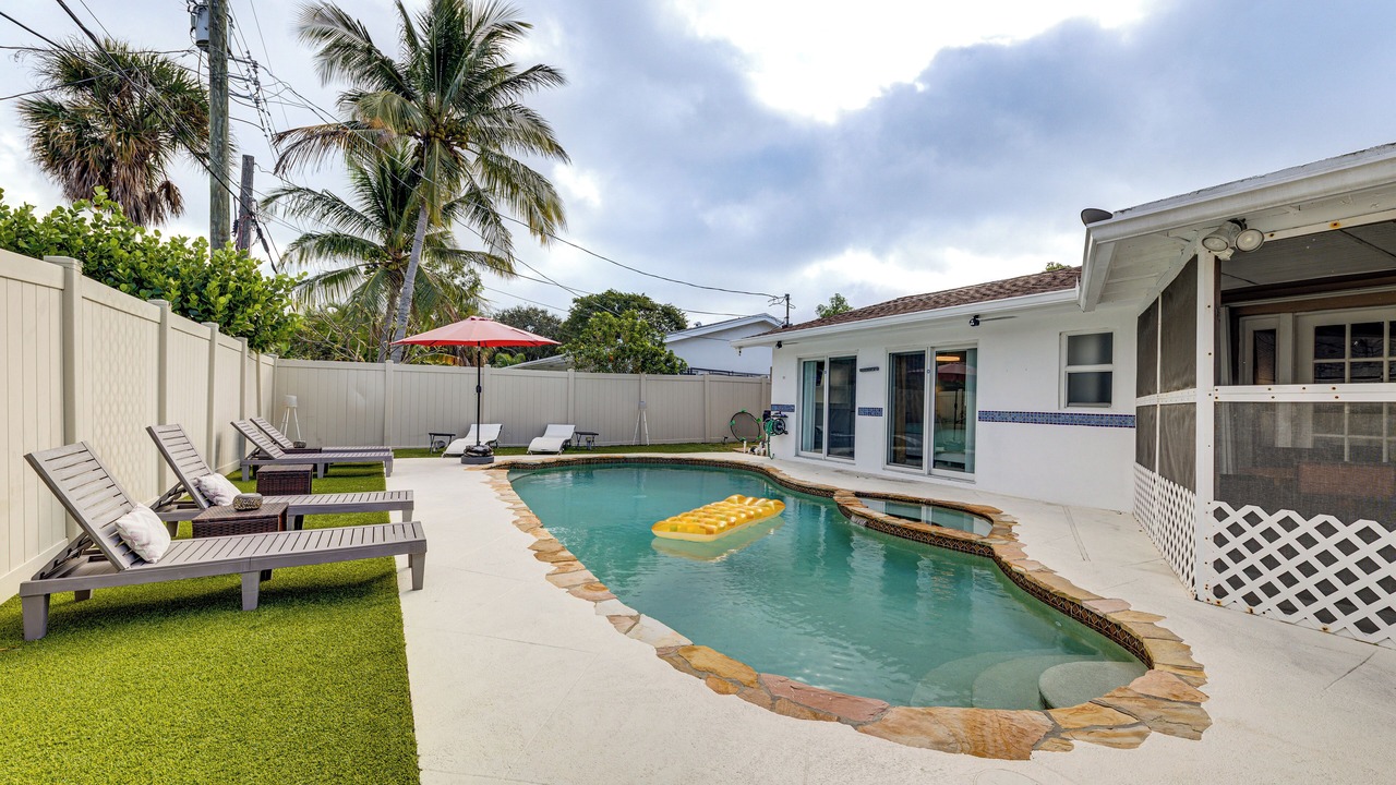 Photo of Others in Tropic Palms