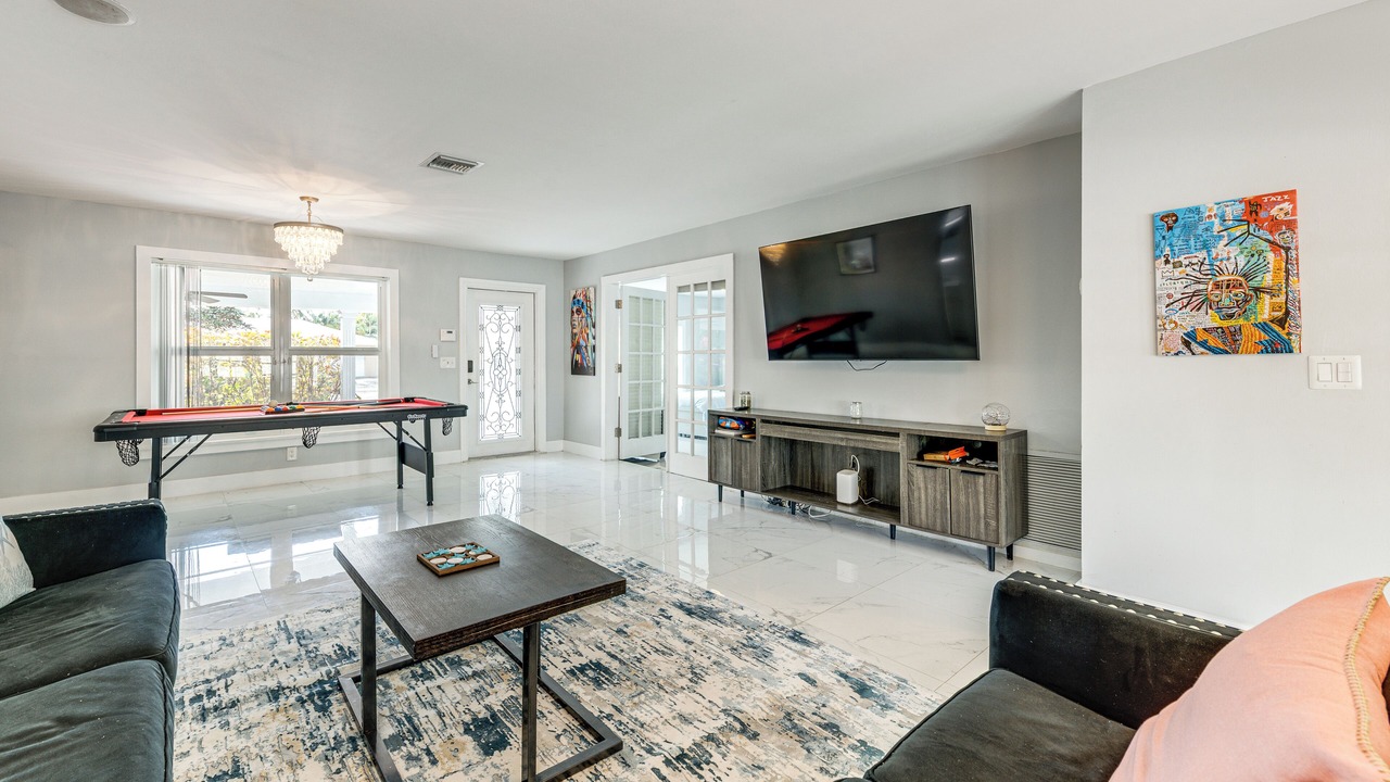 Photo of Livingroom in Tropic Palms