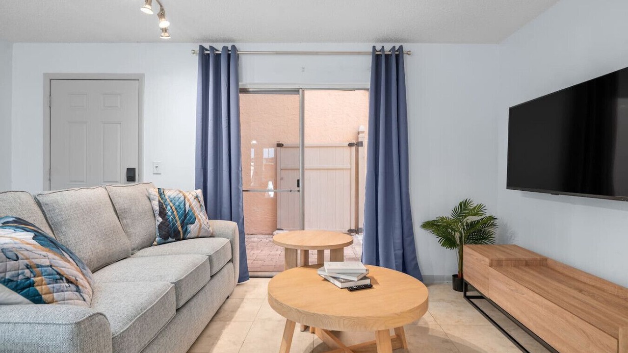 Photo of Livingroom in Bayshore Gardens