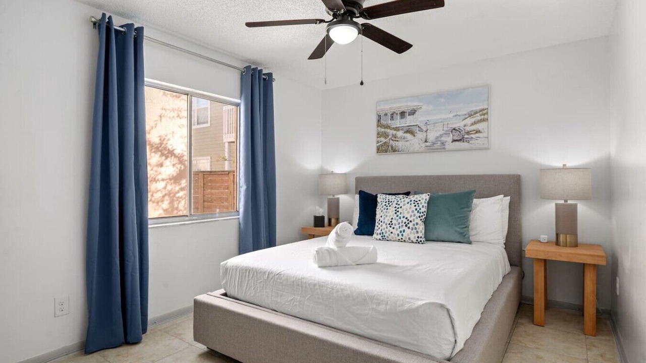 Photo of Bedroom in Bayshore Gardens