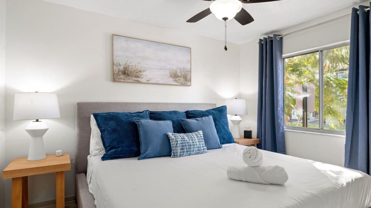 Photo of Bedroom in Bayshore Gardens