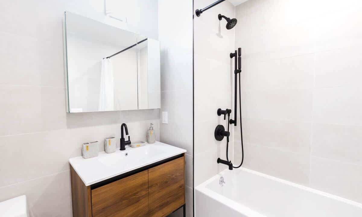 Photo of Bathroom in Greenpoint