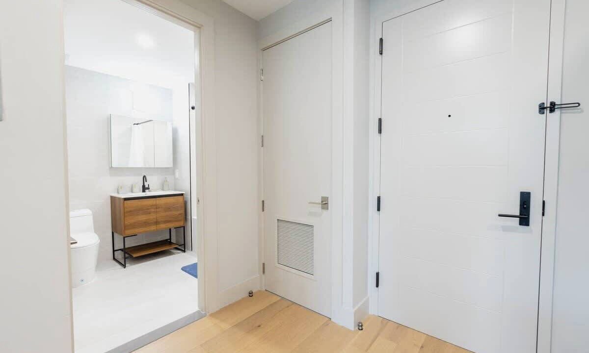 Photo of Bathroom in Greenpoint