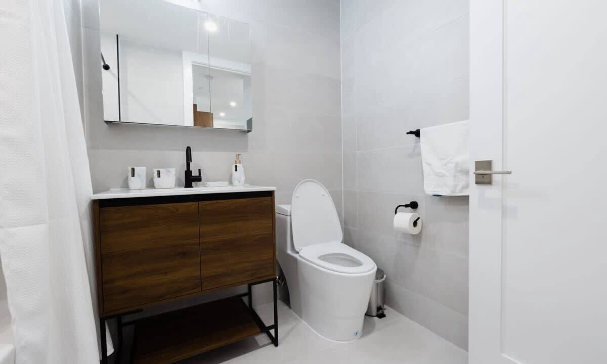 Photo of Bathroom in Greenpoint