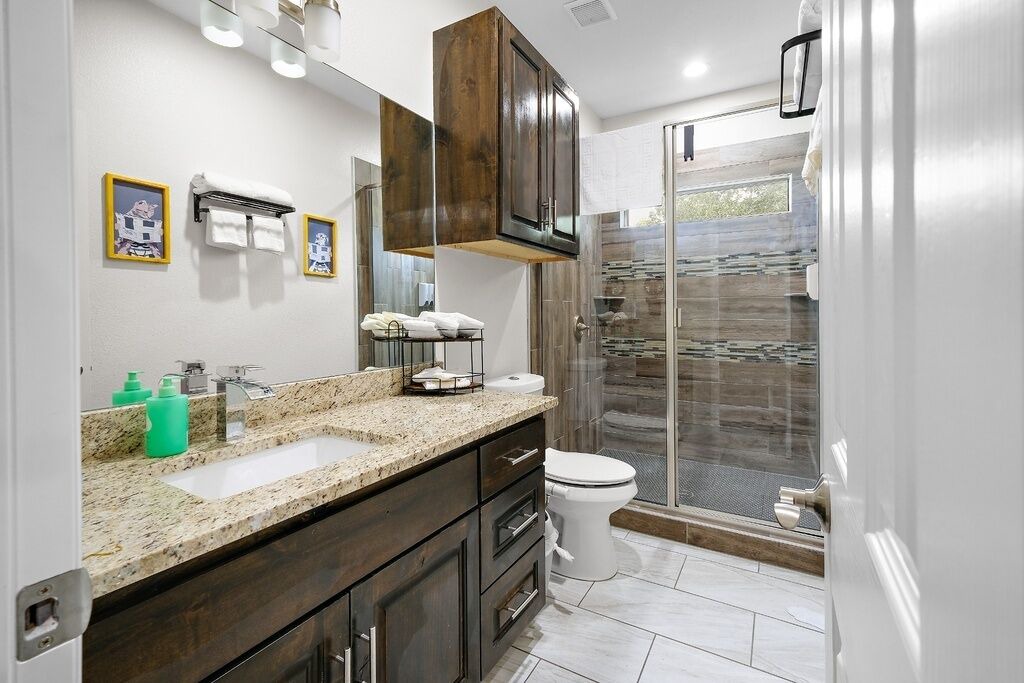 Photo of Bathroom in Dale