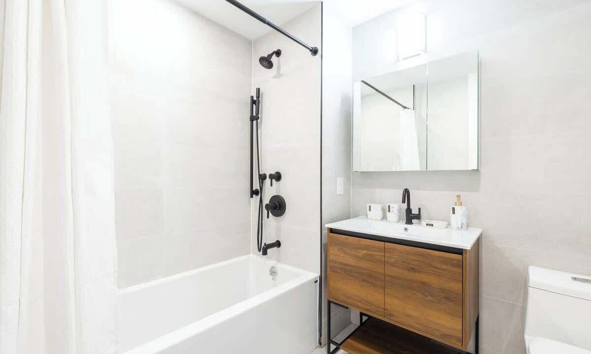 Photo of Bathroom in Greenpoint