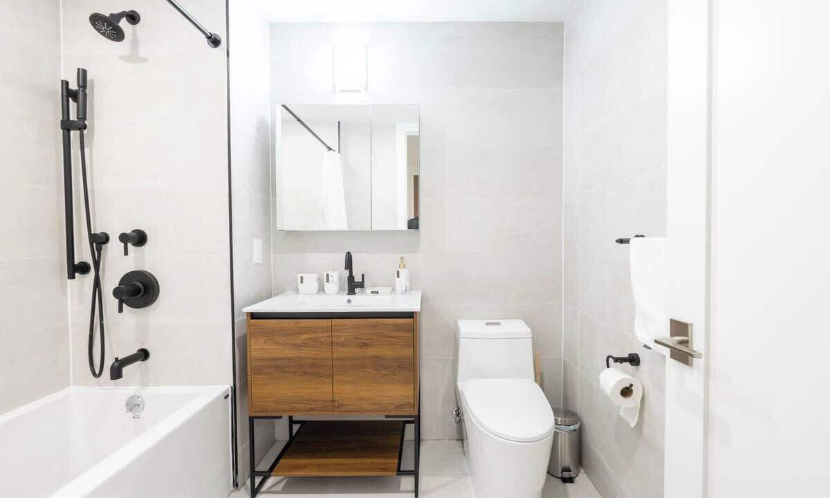 Photo of Bathroom in Greenpoint