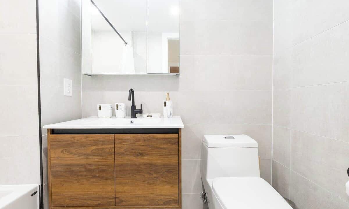 Photo of Bathroom in Greenpoint