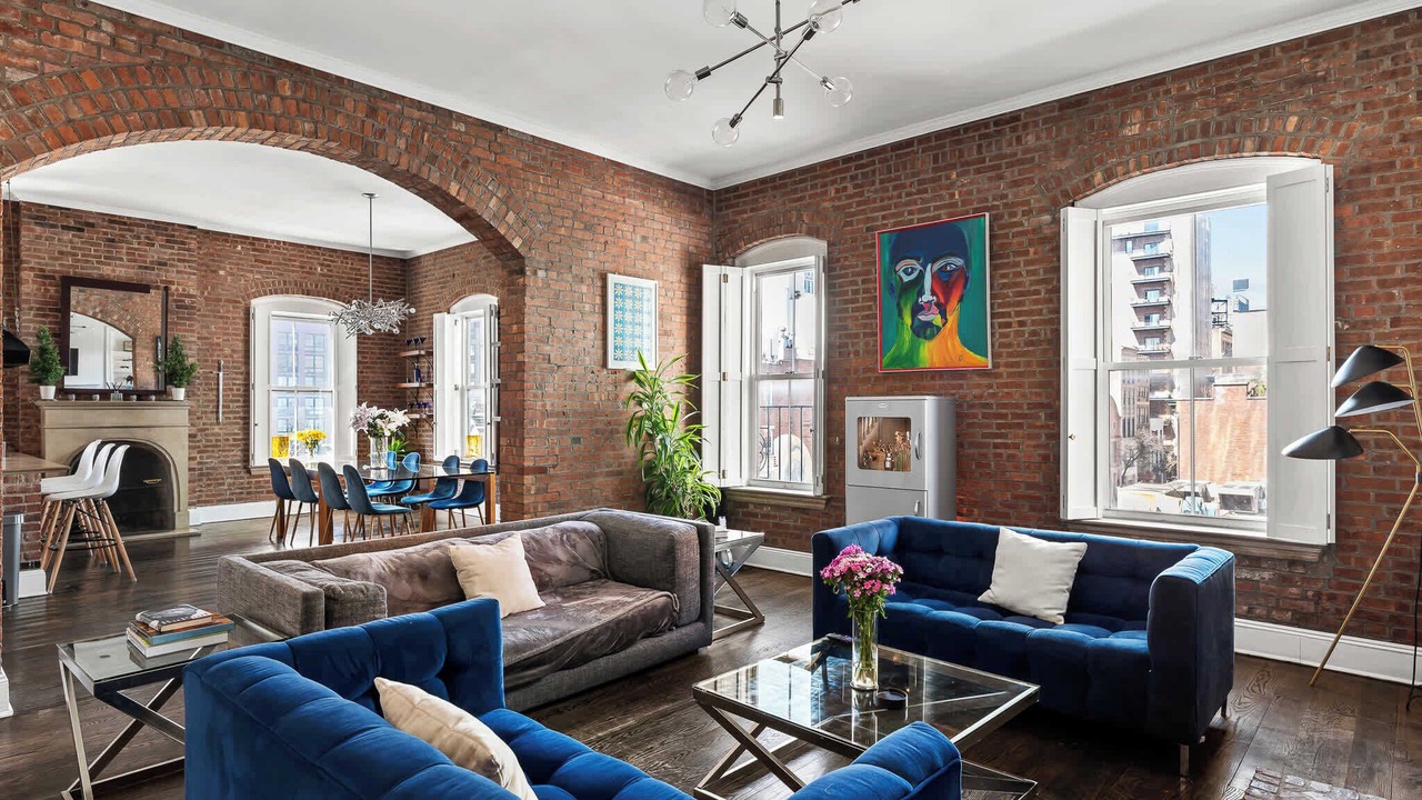 Photo of Livingroom in Ukrainian Village