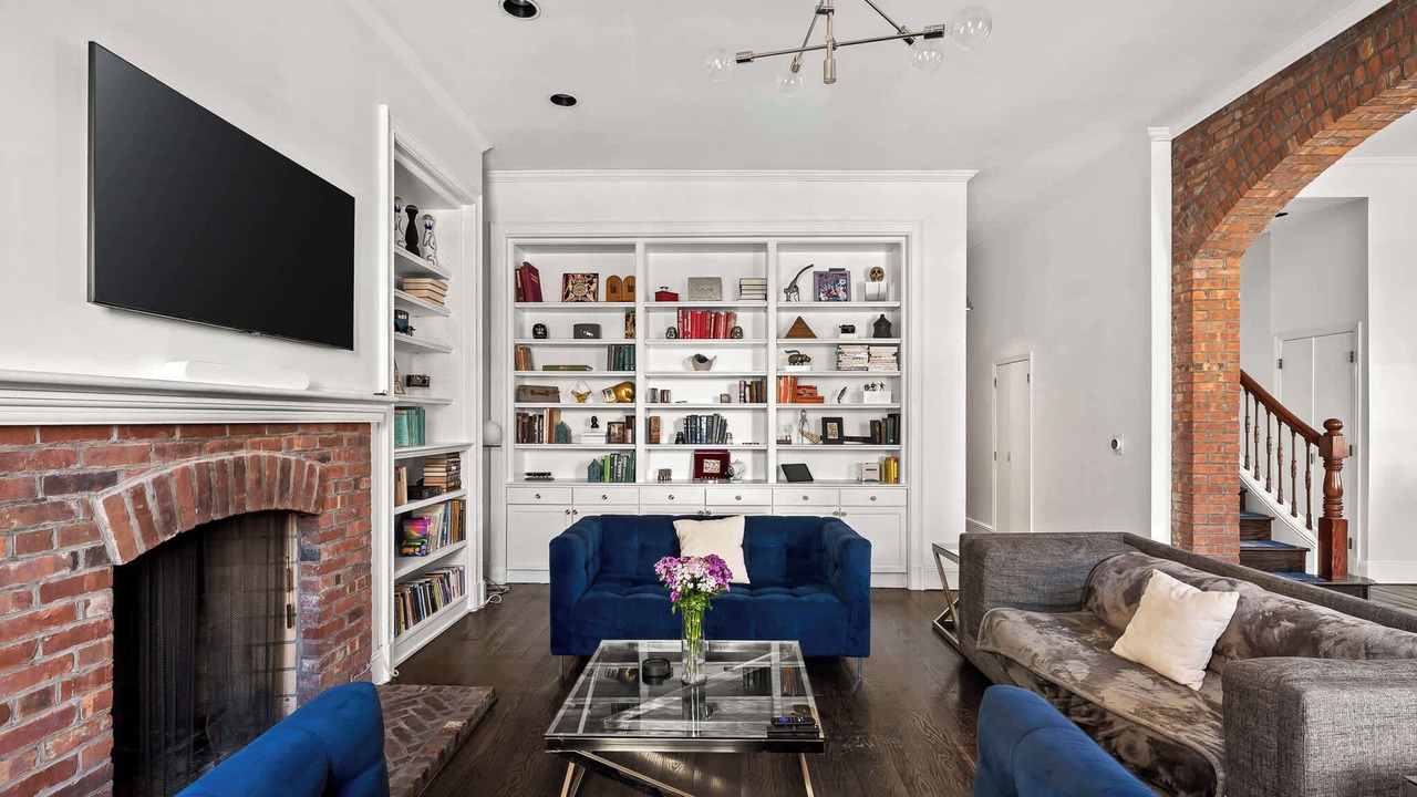 Photo of Livingroom in Ukrainian Village