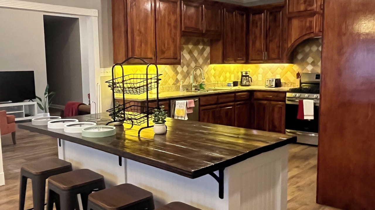 Photo of Kitchen in White Hall