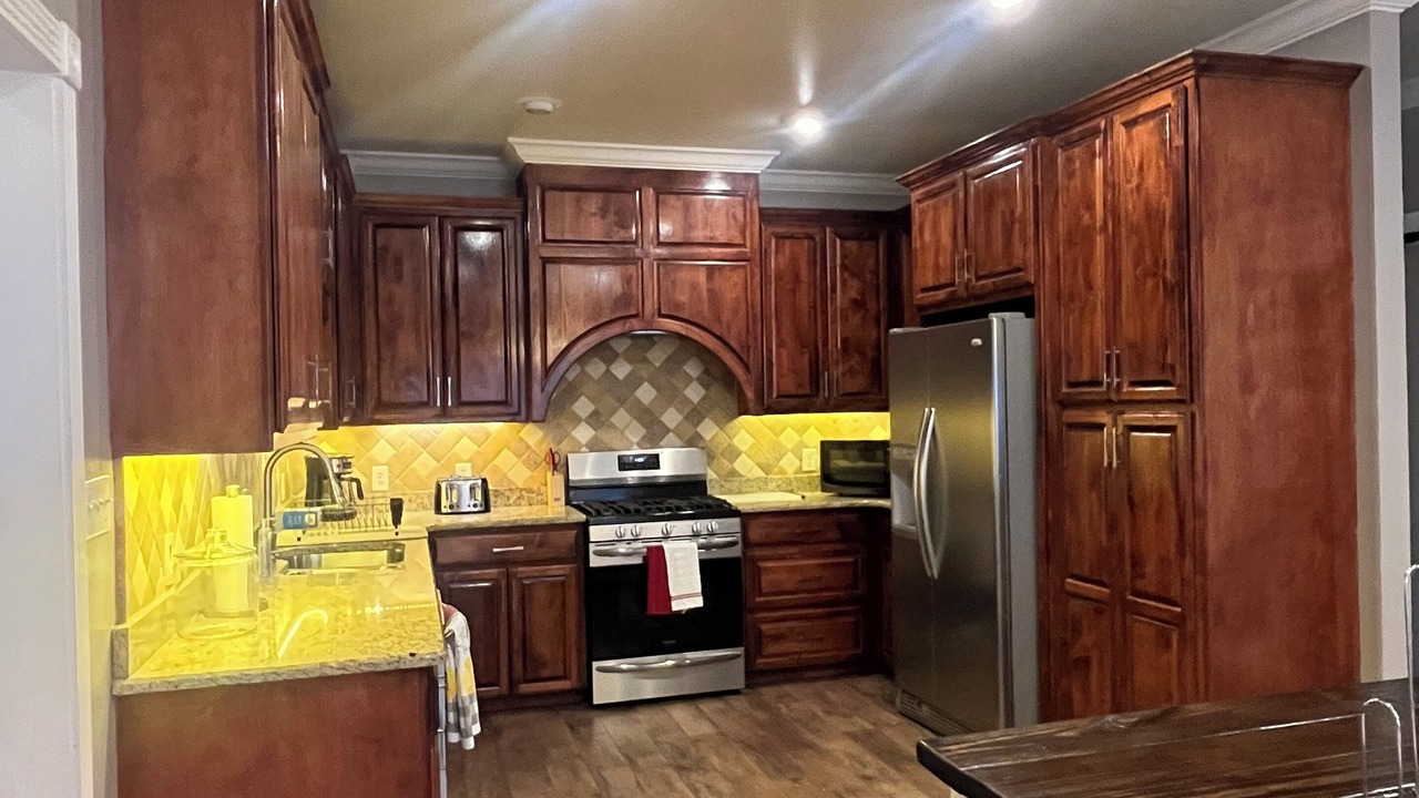 Photo of Kitchen in White Hall