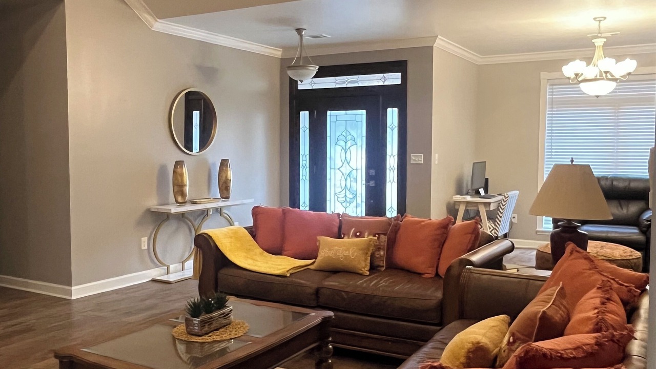 Photo of Livingroom in White Hall