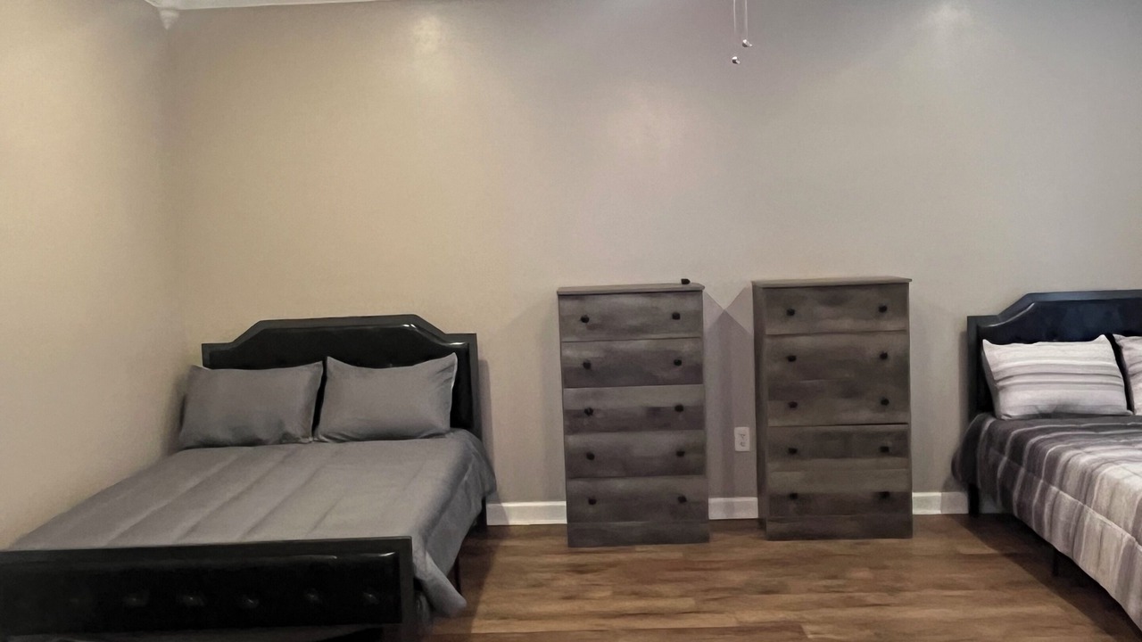 Photo of Bedroom in White Hall