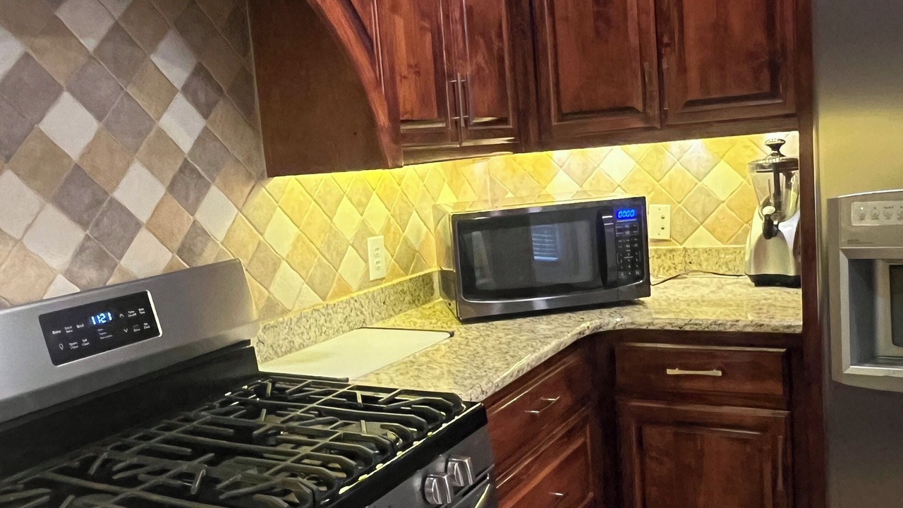 Photo of Kitchen in White Hall