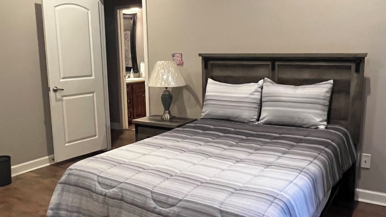 Photo of Bedroom in White Hall