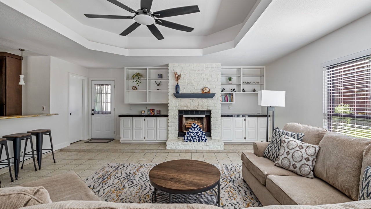Photo of Livingroom in Marshall Ford Vista