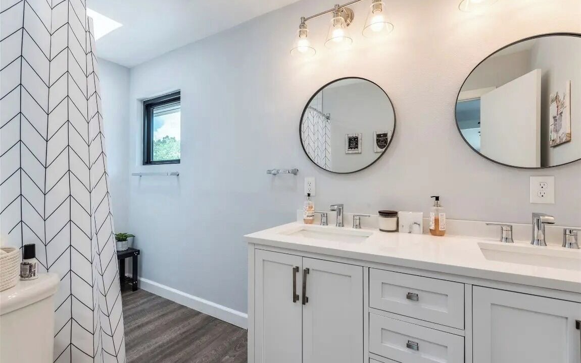 Photo of Bathroom in Marshall Ford Vista