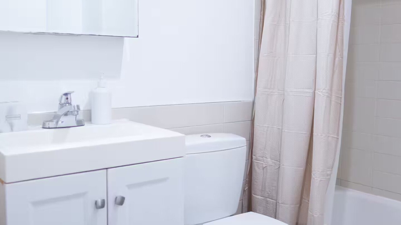 Photo of Bathroom in Central Park North