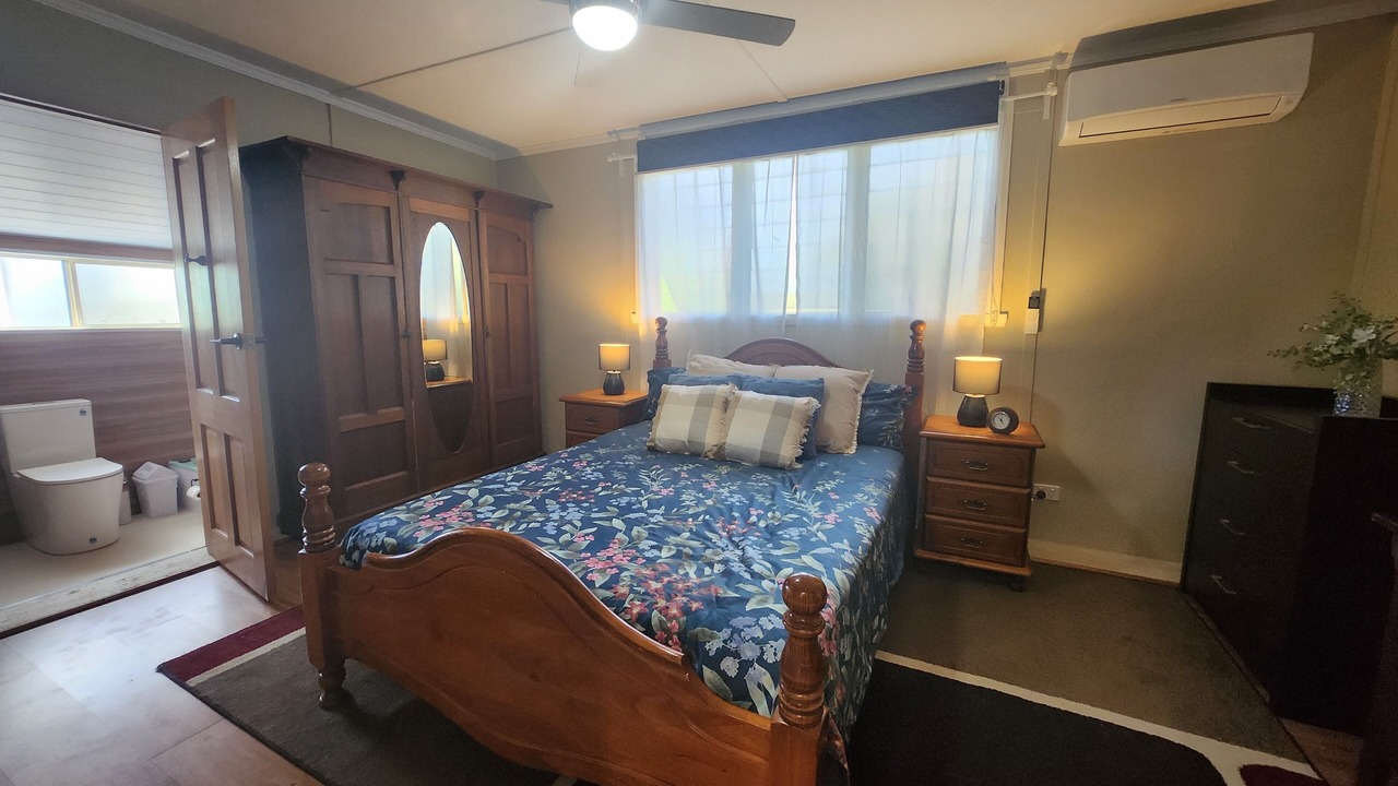 Photo of Bedroom in Kingscote