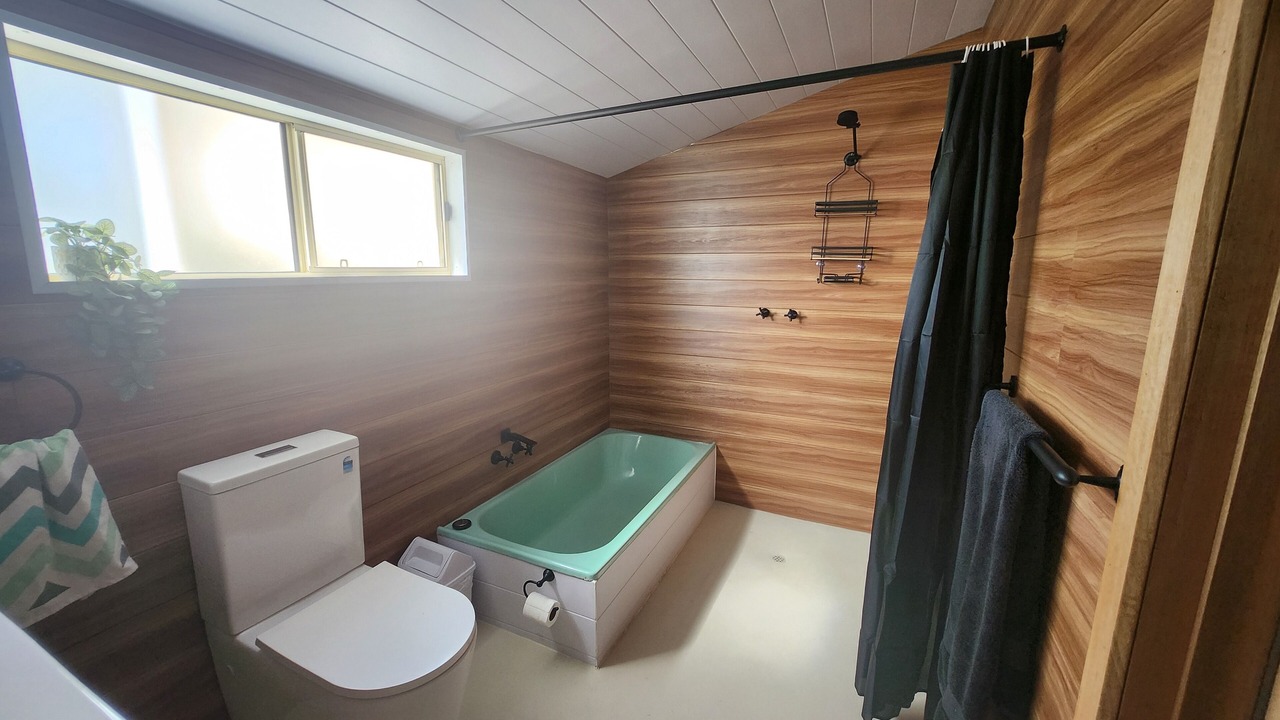 Photo of Bathroom in Kingscote