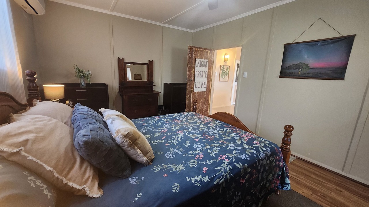 Photo of Bedroom in Kingscote