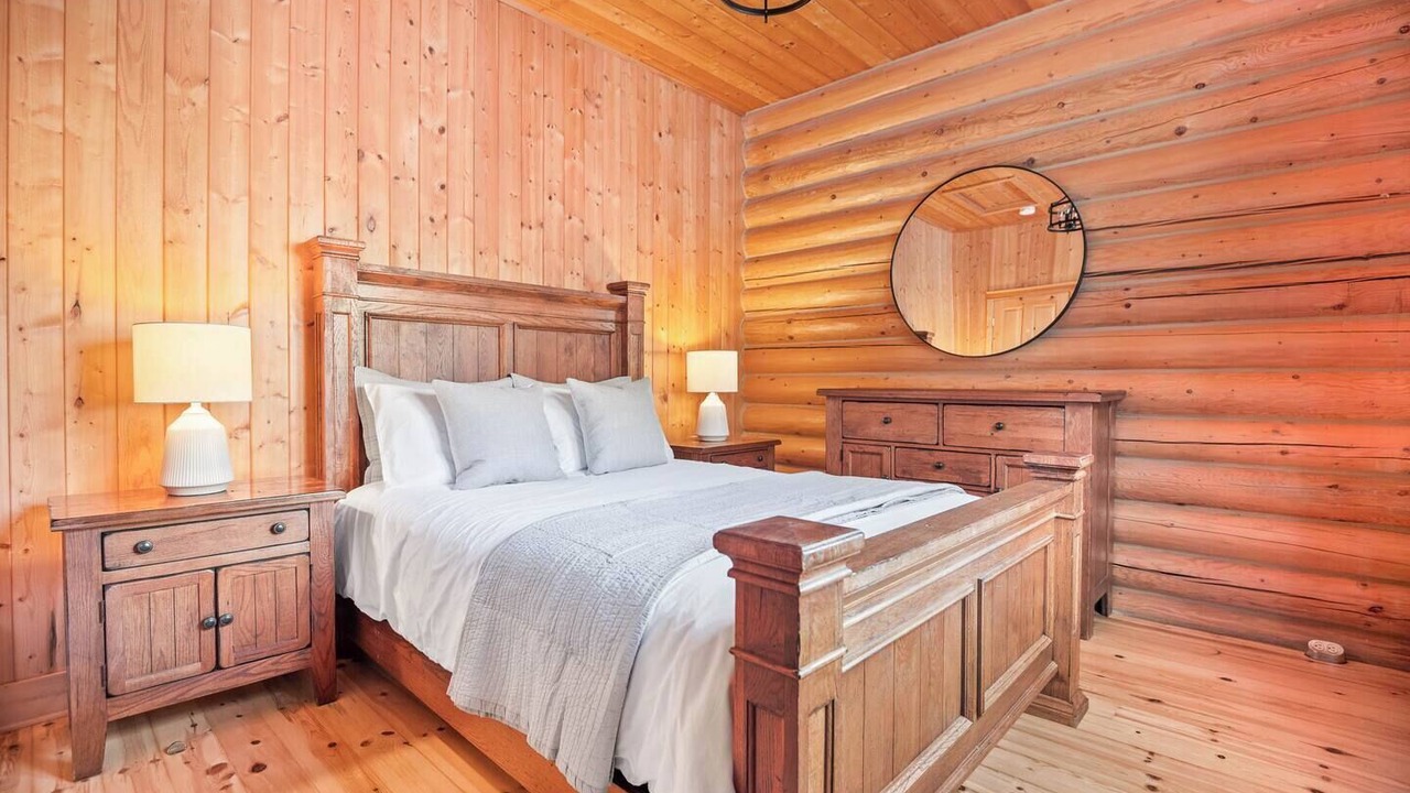 Photo of Bedroom in Fiddler Lake Resort