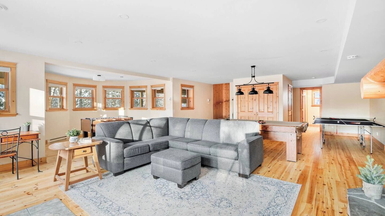 Photo of Livingroom in Fiddler Lake Resort