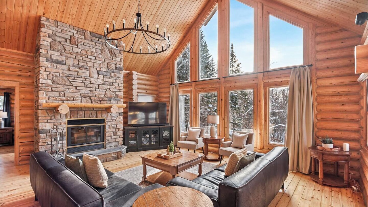 Photo of Livingroom in Fiddler Lake Resort