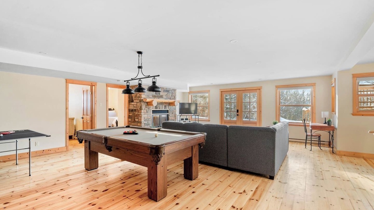 Photo of Livingroom in Fiddler Lake Resort