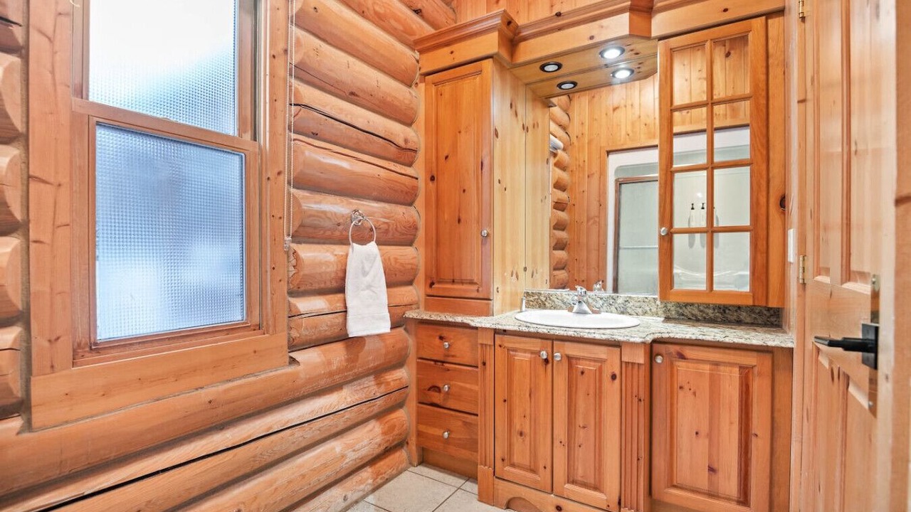 Photo of Bathroom in Fiddler Lake Resort
