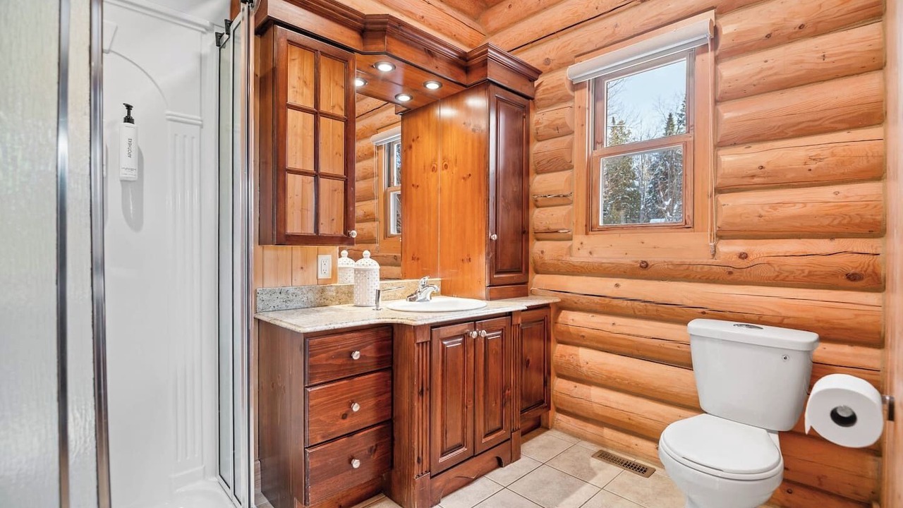Photo of Bathroom in Fiddler Lake Resort