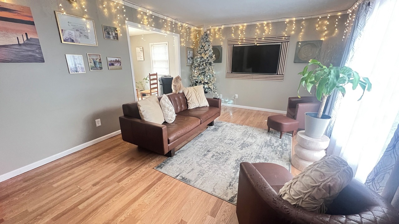 Photo of Livingroom in Blue Springs