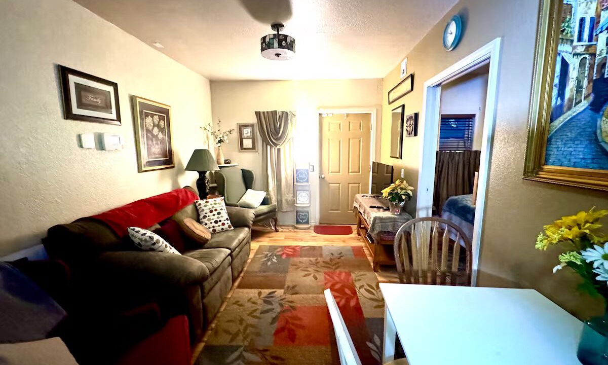 Photo of Livingroom in Moore