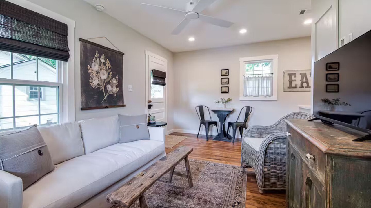 Photo of Livingroom in Mason