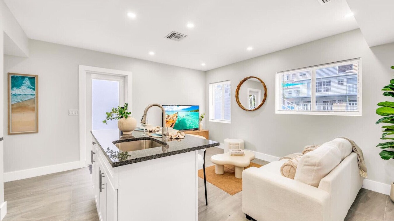Photo of Livingroom in Galt Mile