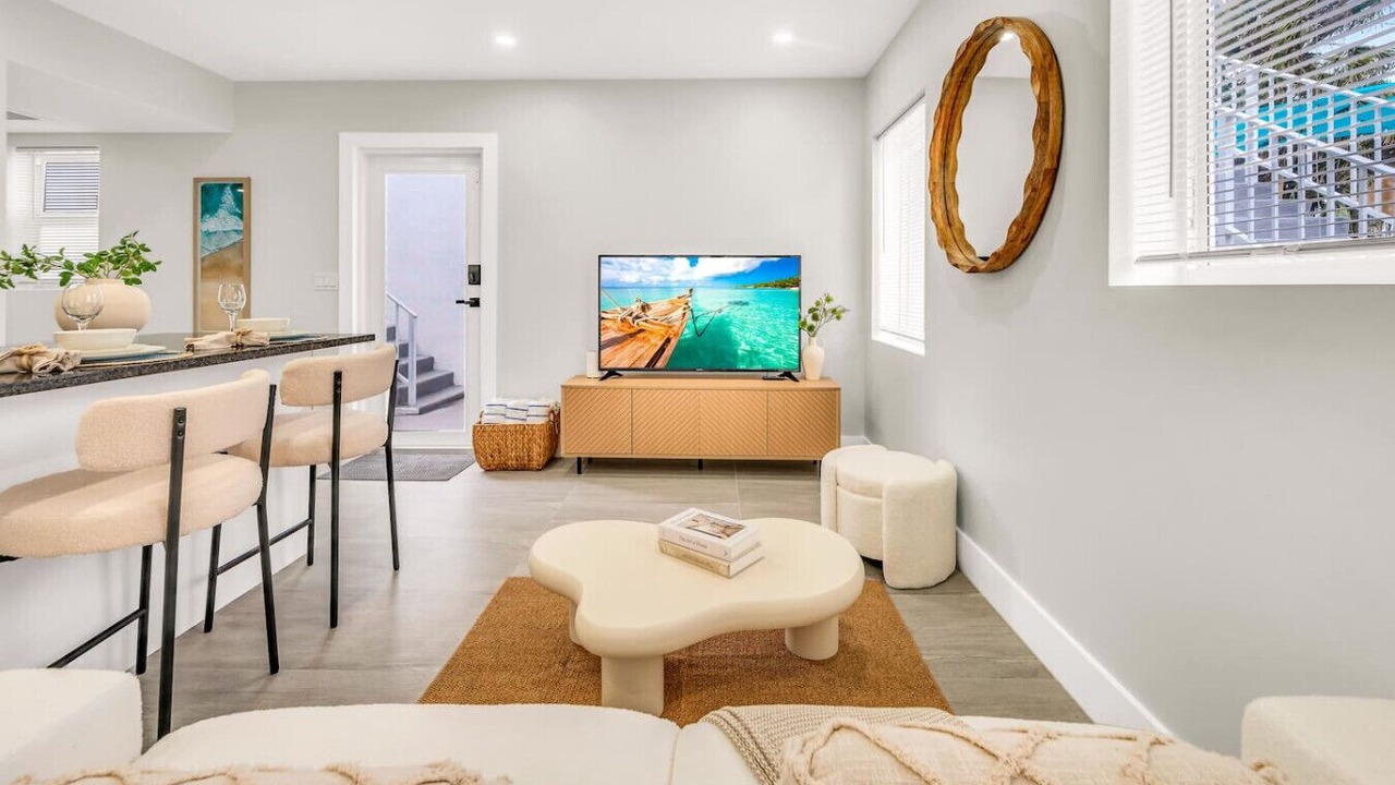 Photo of Livingroom in Galt Mile