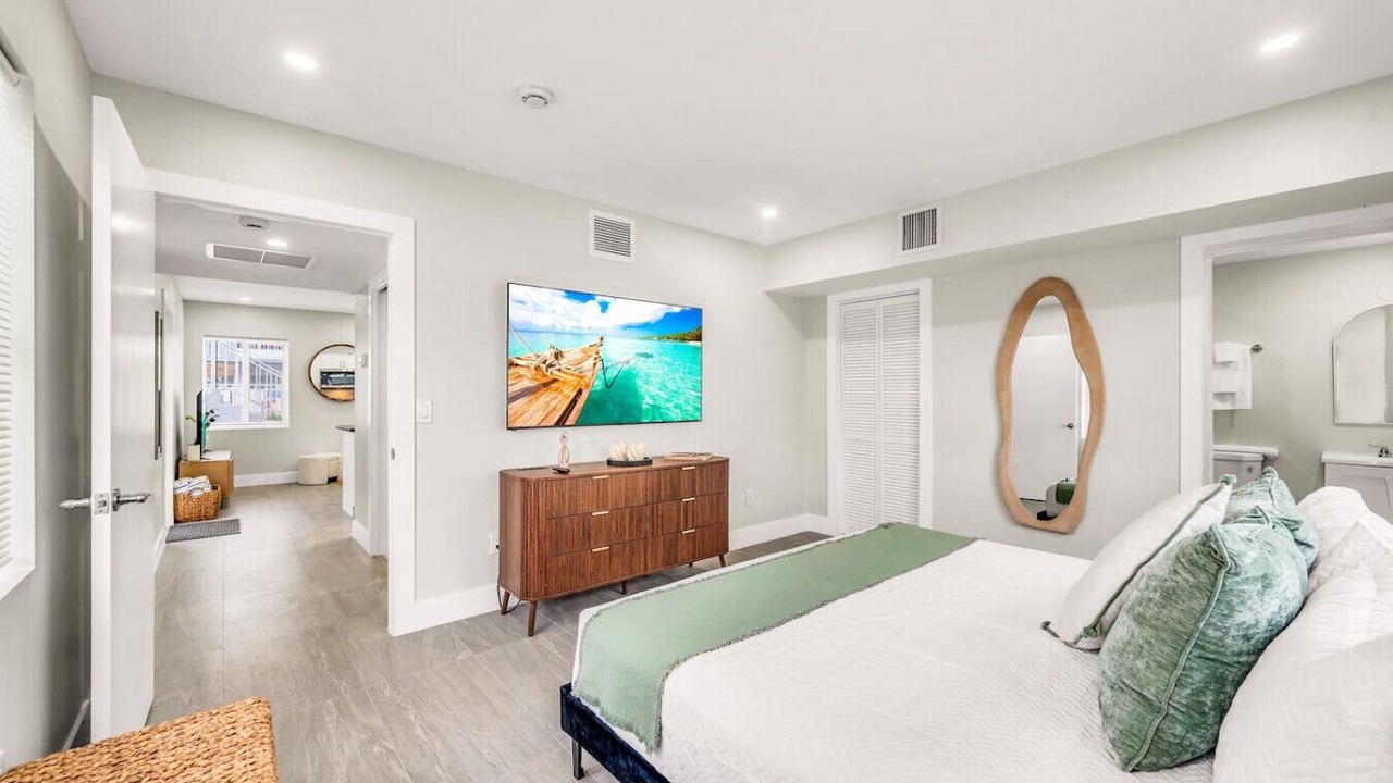 Photo of Bedroom in Galt Mile