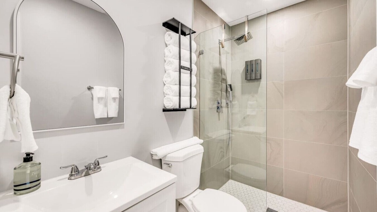 Photo of Bathroom in Galt Mile