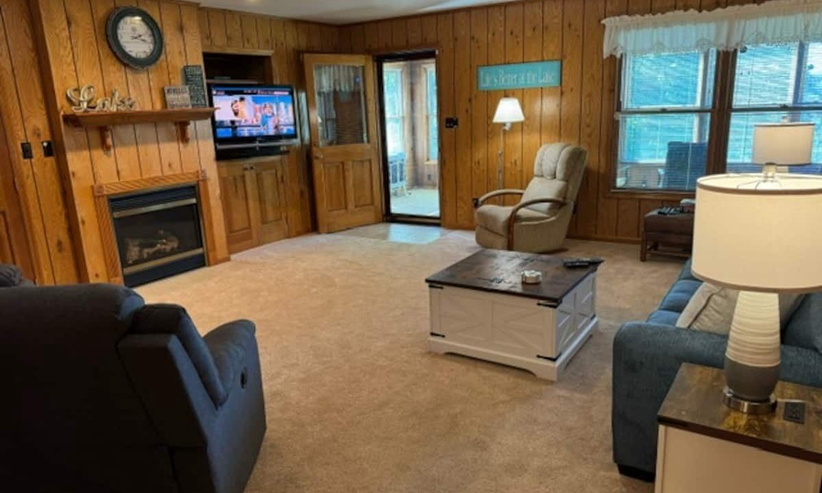 Photo of Livingroom in Byrdstown