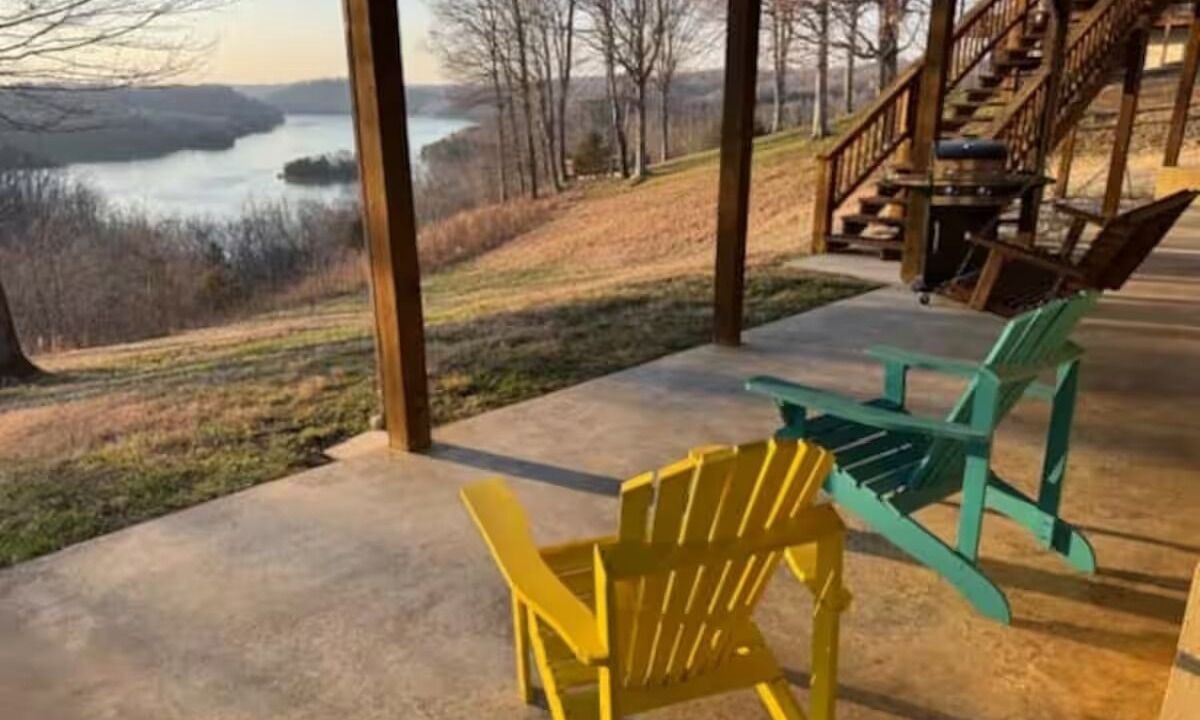 Photo of Patio Balcony in Byrdstown