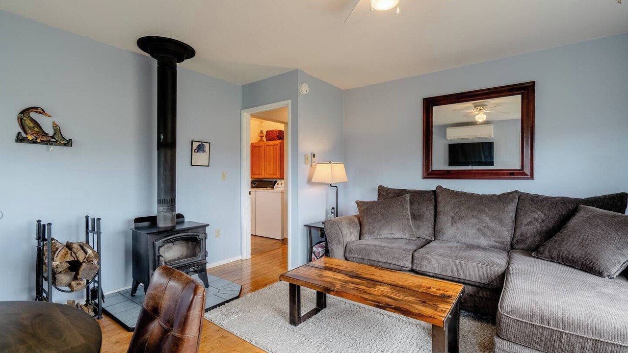 Photo of Livingroom in McMinnville