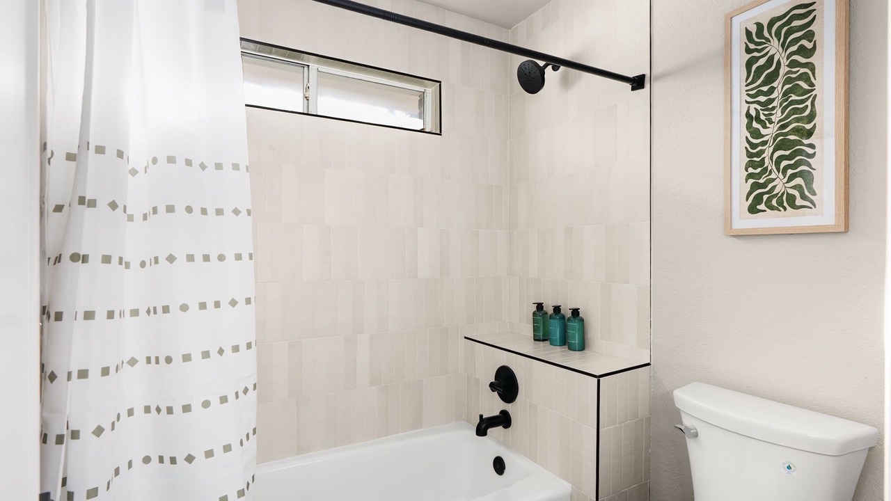 Photo of Bathroom in Glenlake